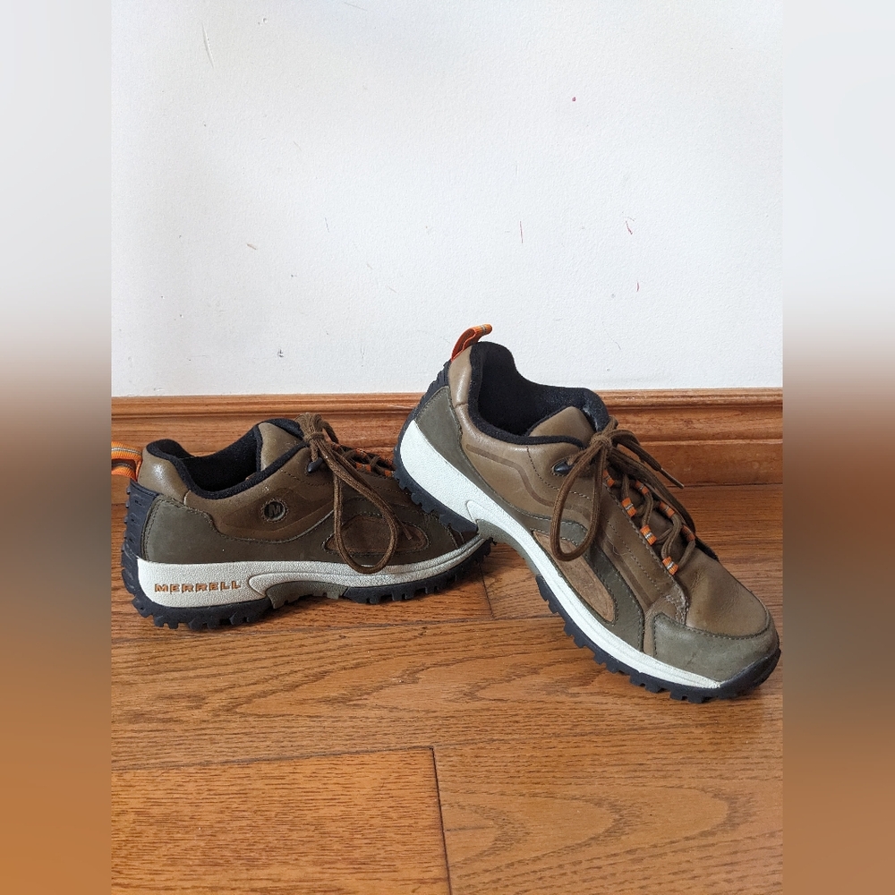 Merrel Hiking Shoes Size 9